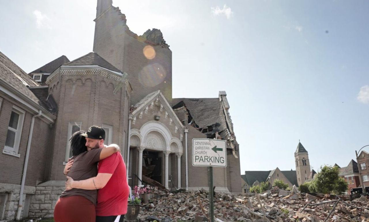 https://www.stltoday.com/news/local/metro/article_8296cdfc-85f8-475a-838d-8393dde92572.html